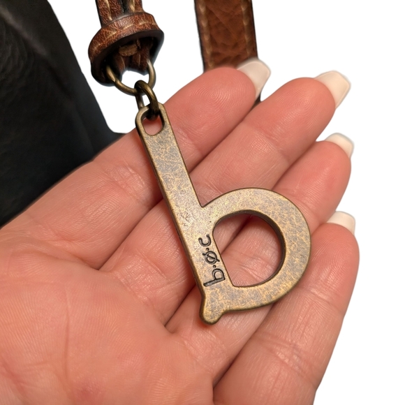 b.o.c. Black and Brown Leather Shoulder Bag Crossover Strap Full Size Purse - Picture 6 of 16